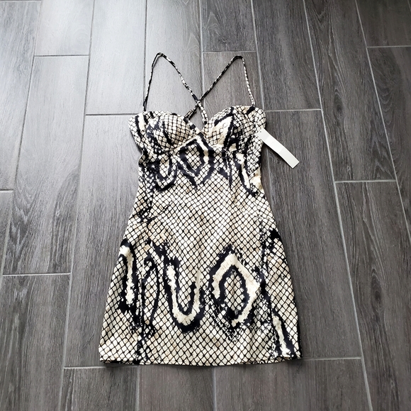 Rubber Ducky Productions, Inc. Dresses & Skirts - NWT Rubber Ducky Black & Ivory Snakeskin Dress